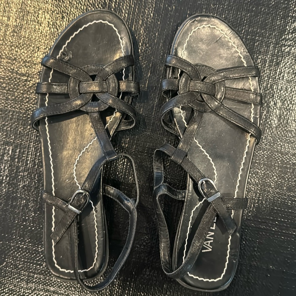 Black leather flat Van Eli sandal